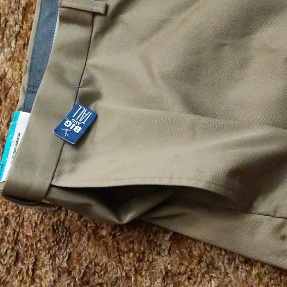 NWT Haggar Clothing No Iron Khaki Classic Fit Pants - Picture 2 of 4